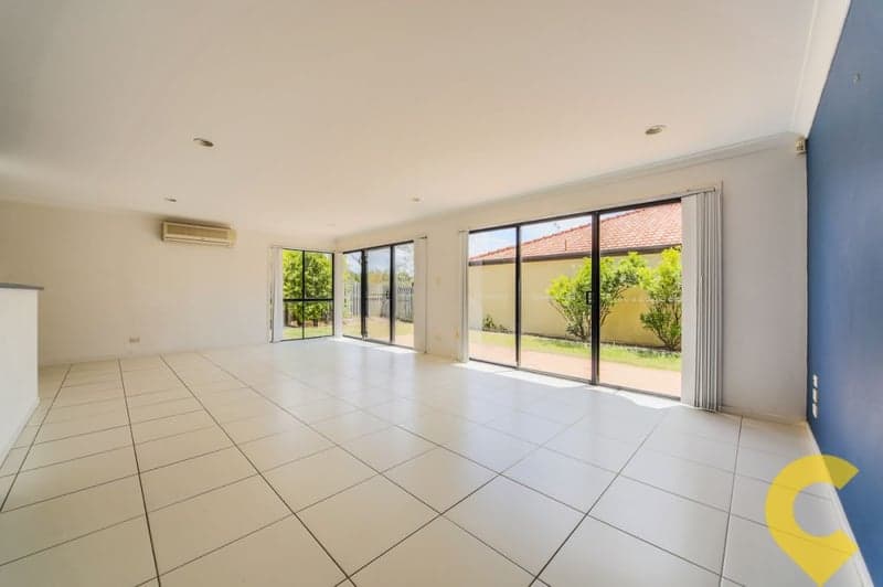 19 Amsonia Court, Arundel - Thumbnail 5