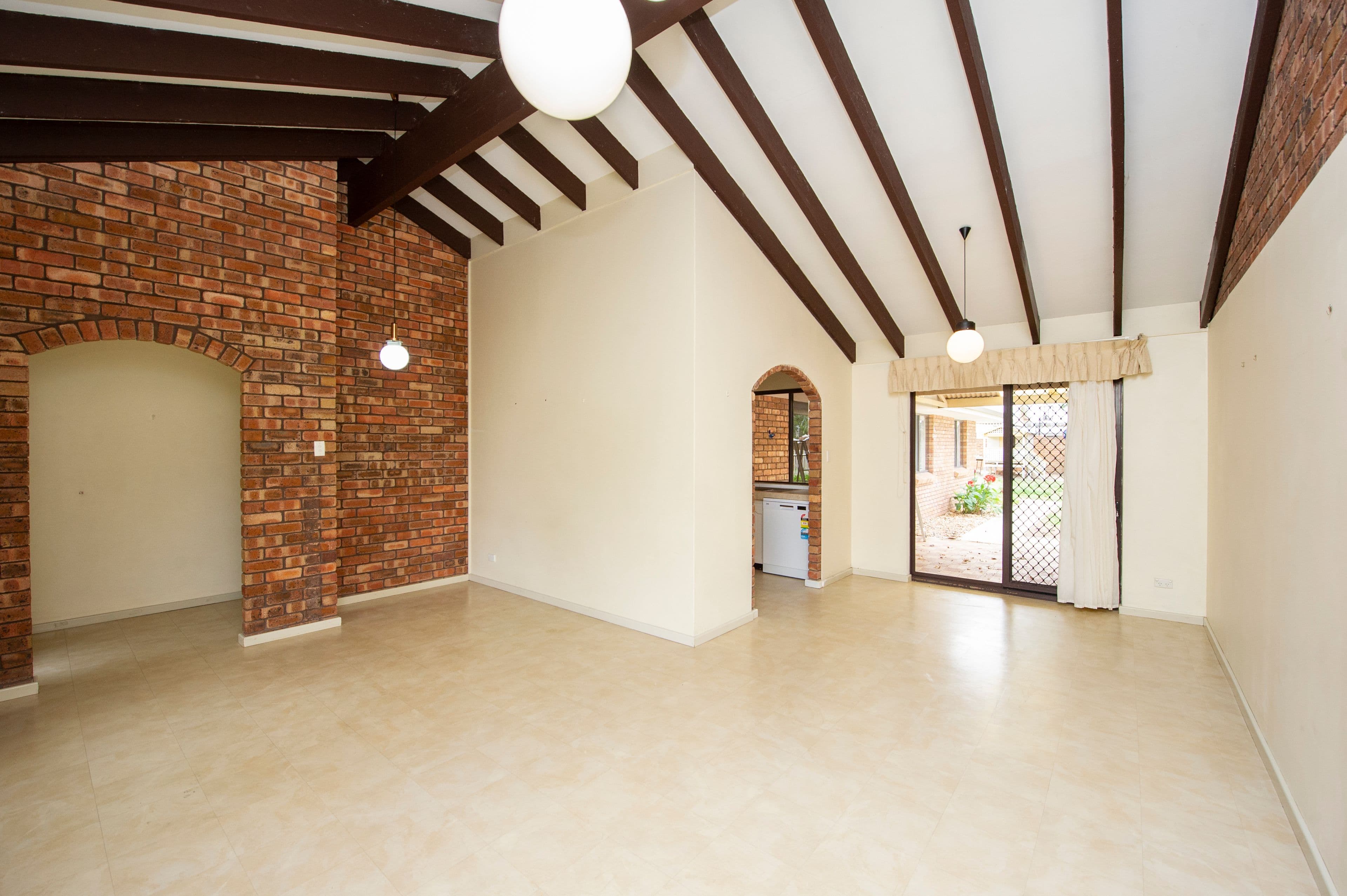29 Whatman Way, Australind WA 6233, Australind - Thumbnail 2