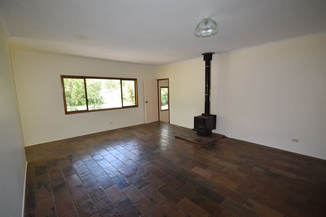 13 Wattle Street, Esk QLD 4312, Esk - Thumbnail 3