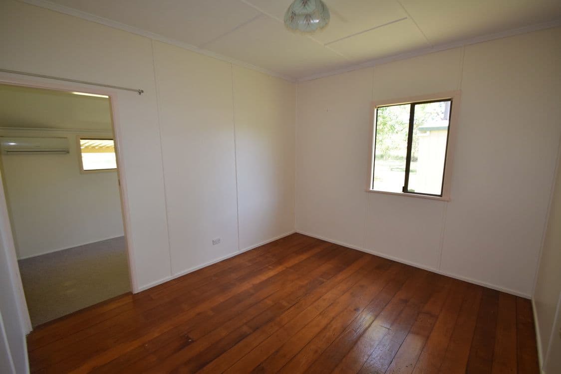13 Wattle Street, Esk QLD 4312, Esk - Thumbnail 4