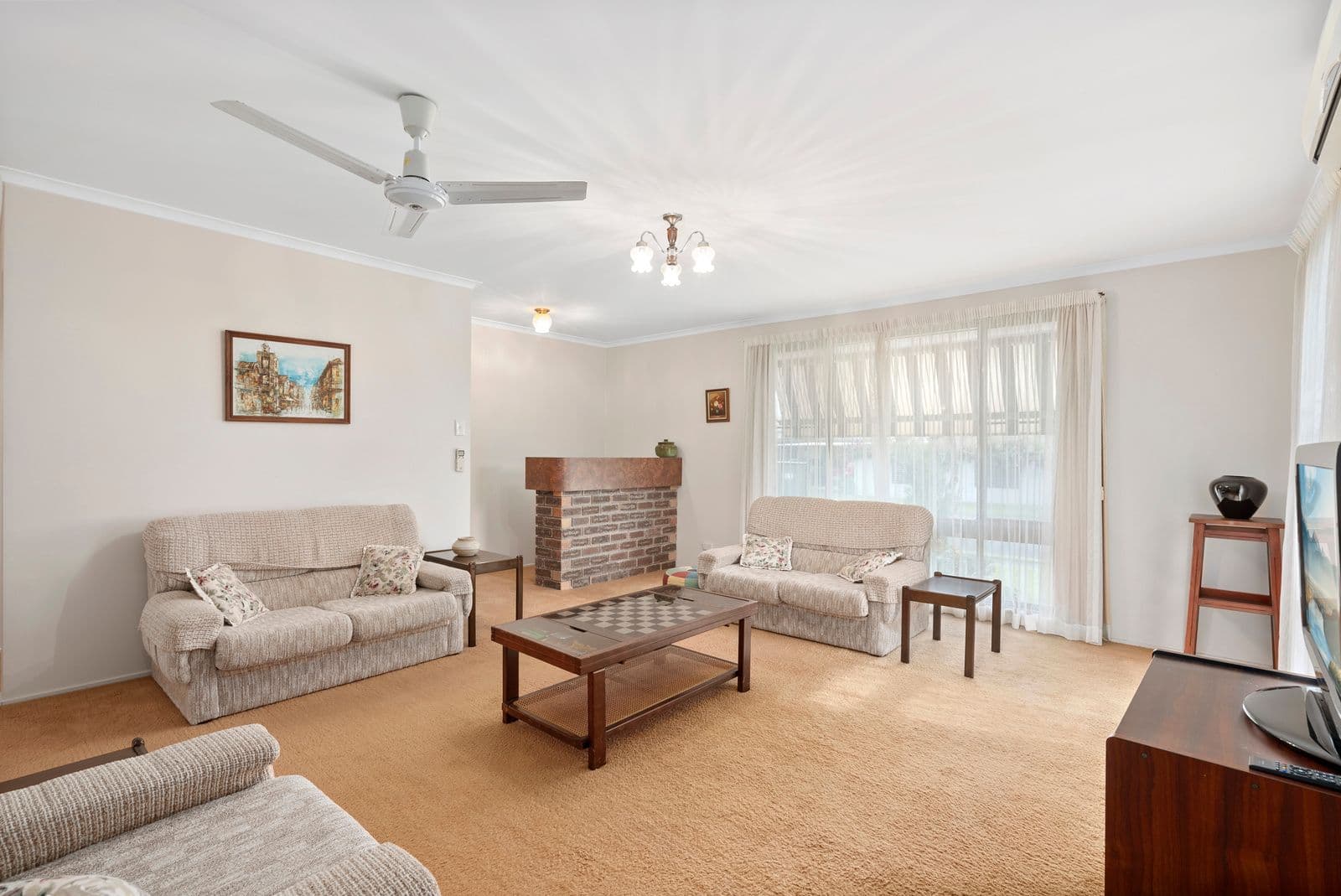3 Burdock Street, Elanora QLD 4221, Elanora - Thumbnail 2