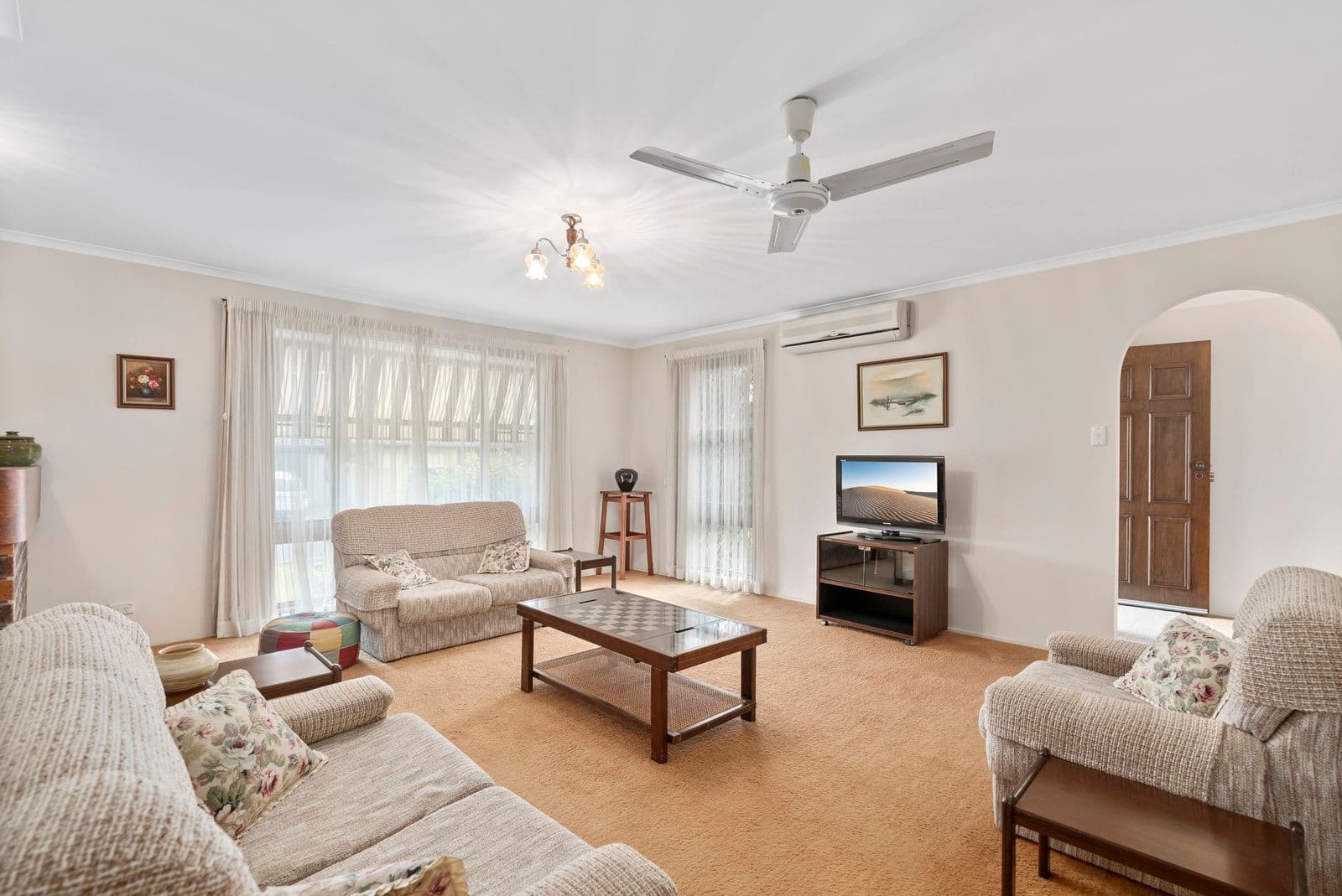3 Burdock Street, Elanora QLD 4221, Elanora - Thumbnail 4