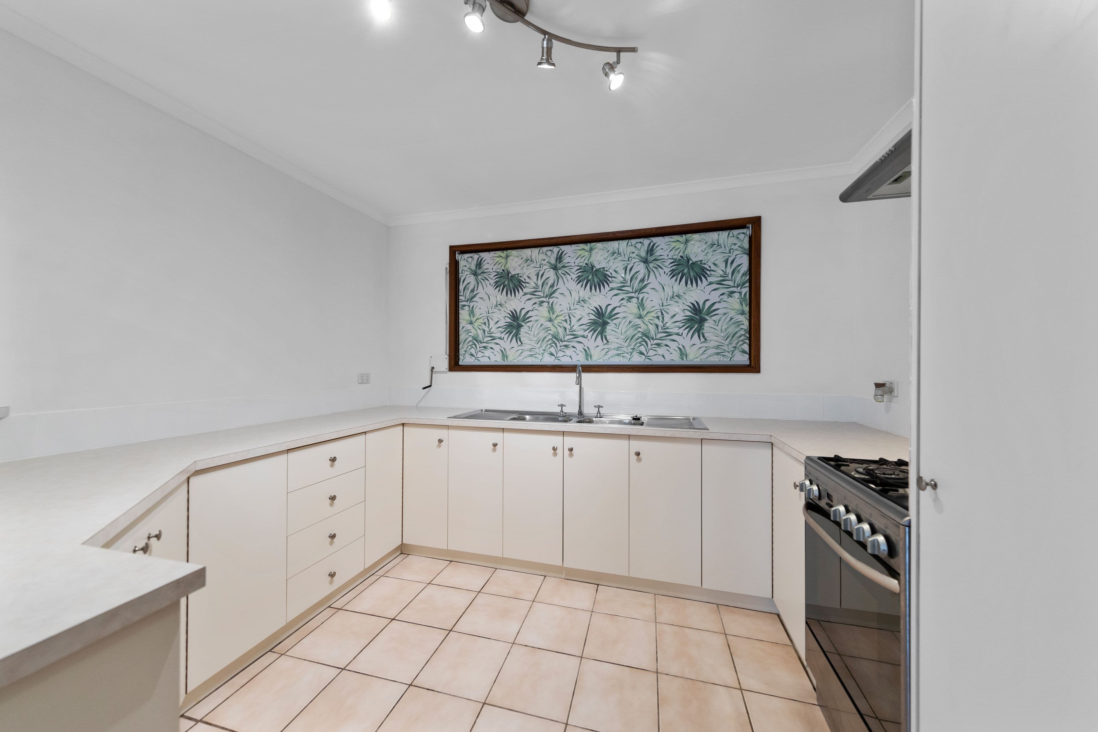 12 Jasmine Court, Craigmore SA 5114, Craigmore - Thumbnail 3