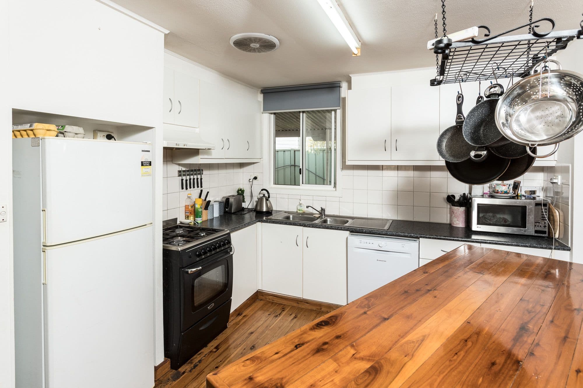 22 Fourth Street, Eildon VIC 3713, Eildon - Thumbnail 3