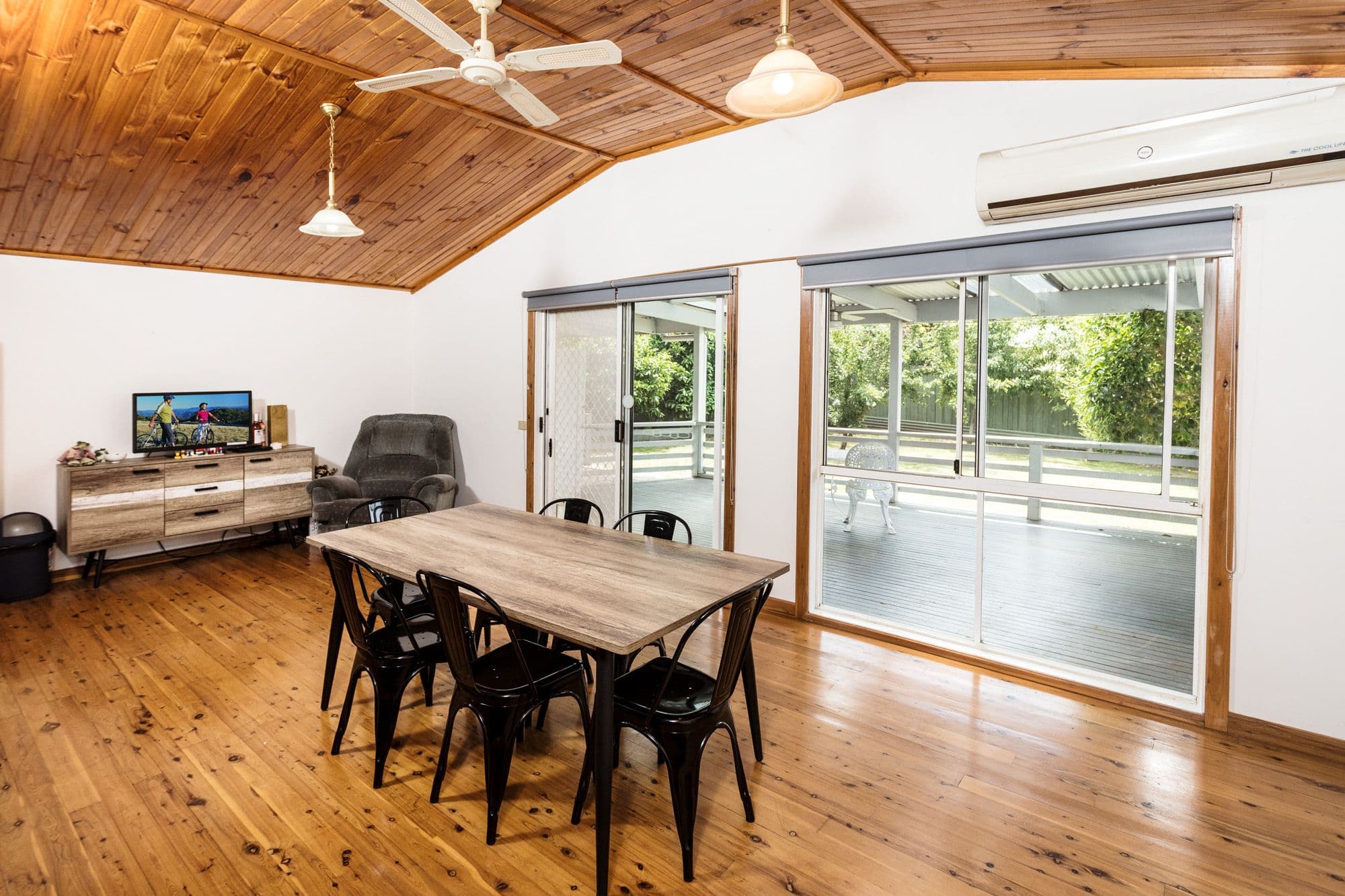 22 Fourth Street, Eildon VIC 3713, Eildon - Thumbnail 4