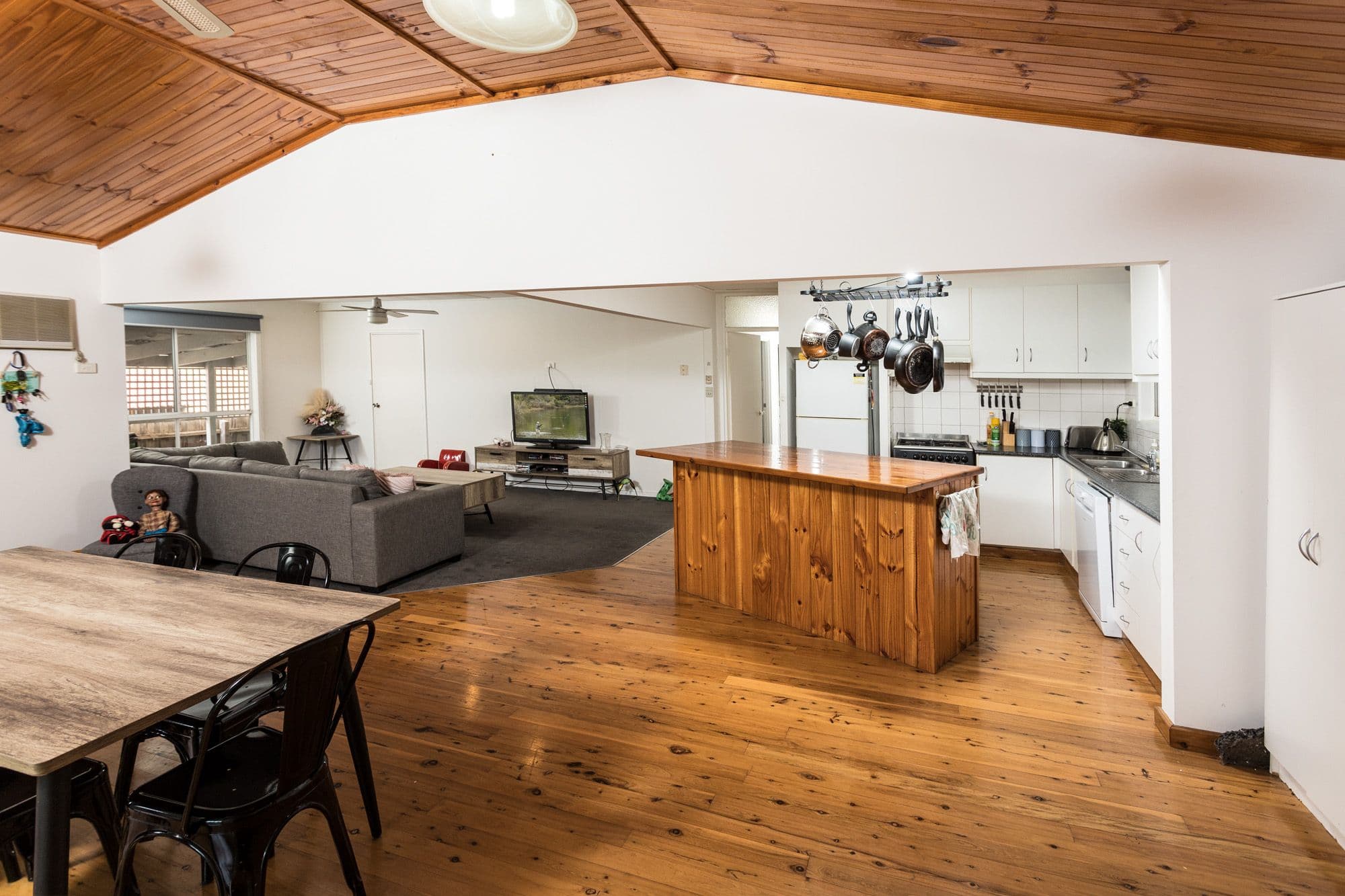 22 Fourth Street, Eildon VIC 3713, Eildon - Thumbnail 6