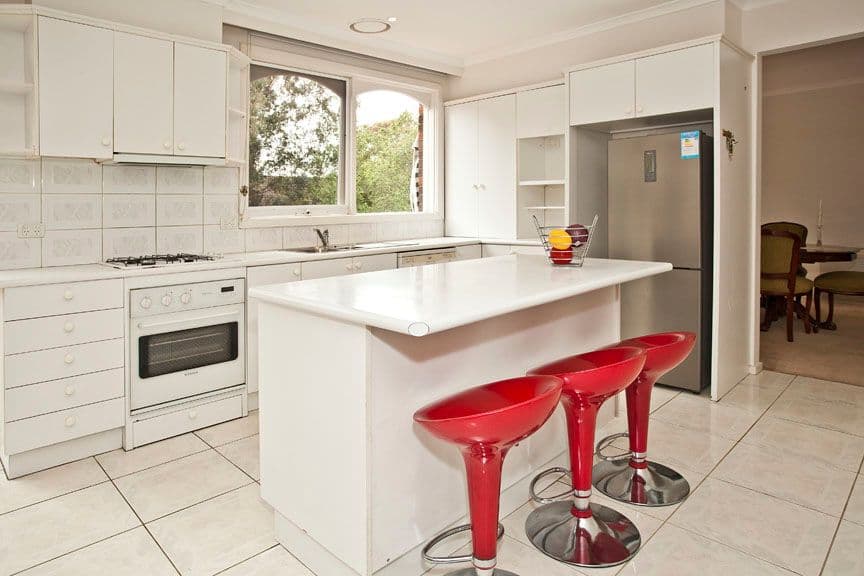 3 Petronella Avenue, WHEELERS HILL VIC 3150, Wheelers Hill - Thumbnail 2