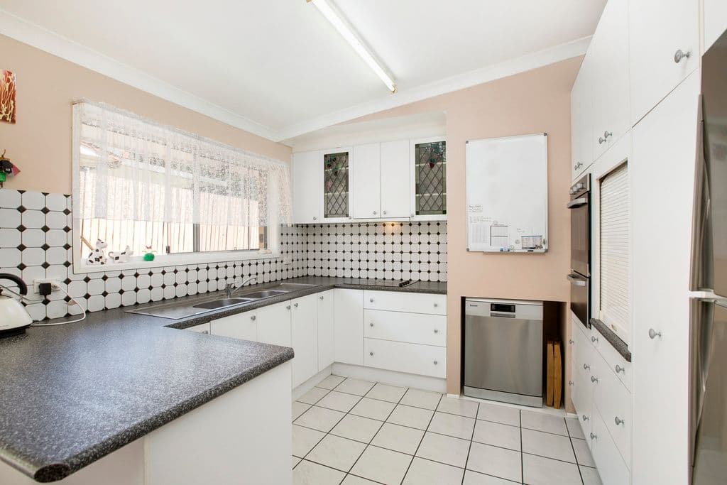 105 Cumberland Drive, ALEXANDRA HILLS QLD 4161, Alexandra Hills - Thumbnail 4