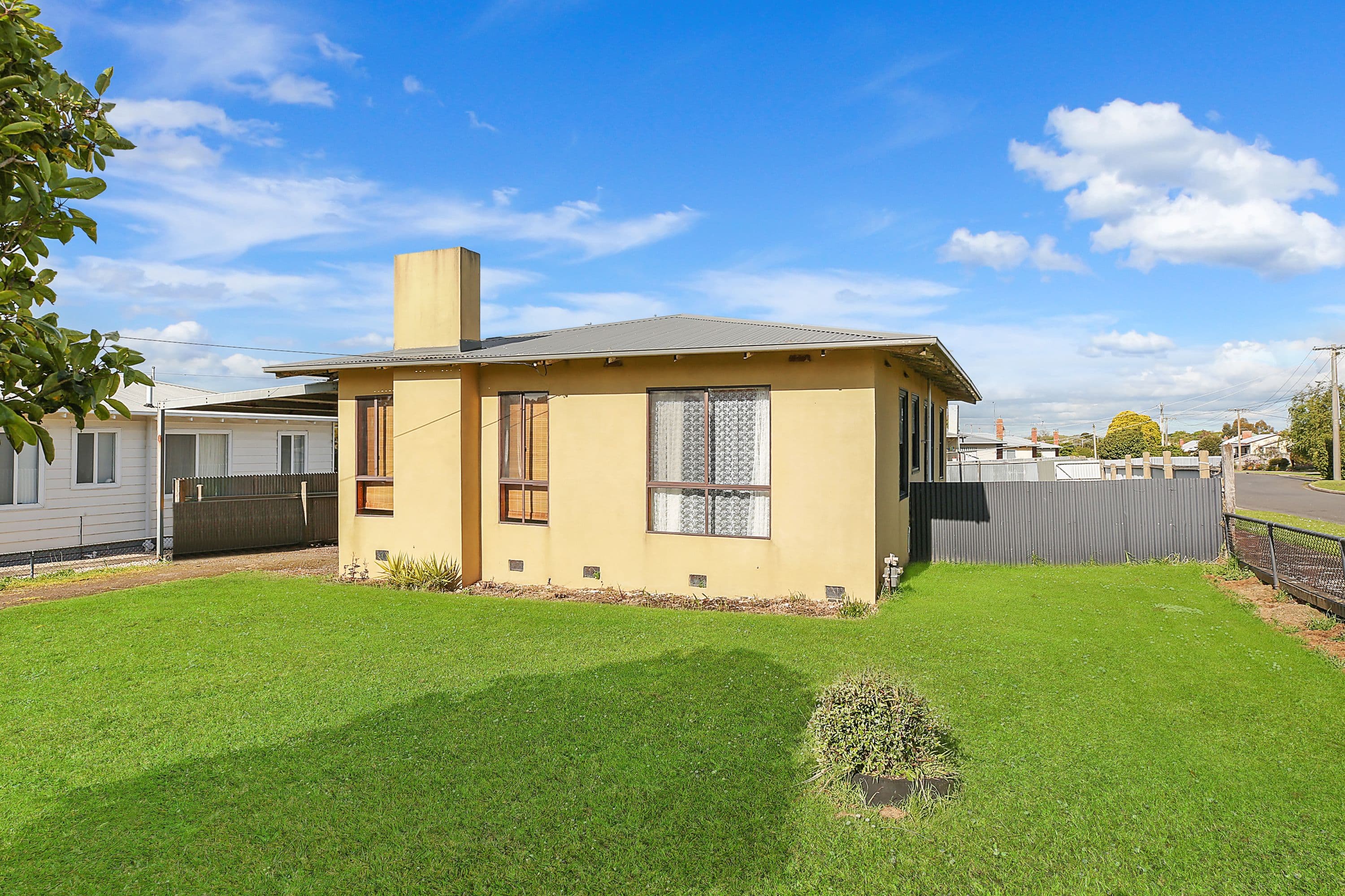 33 Bowen Street, Camperdown VIC 3260, Camperdown - Thumbnail 2