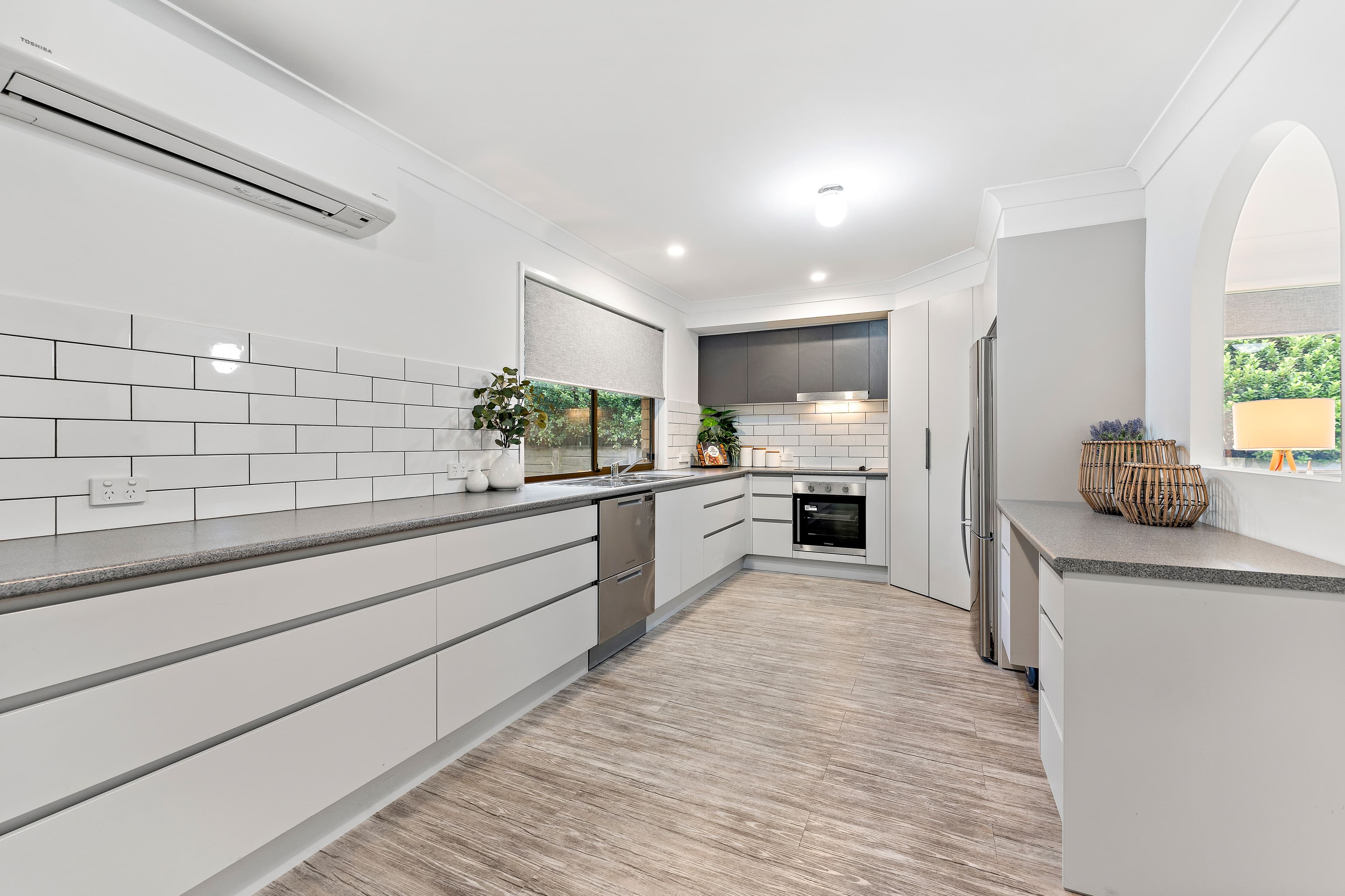 4 Columbia Court, Springwood QLD 4127, Springwood - Thumbnail 2