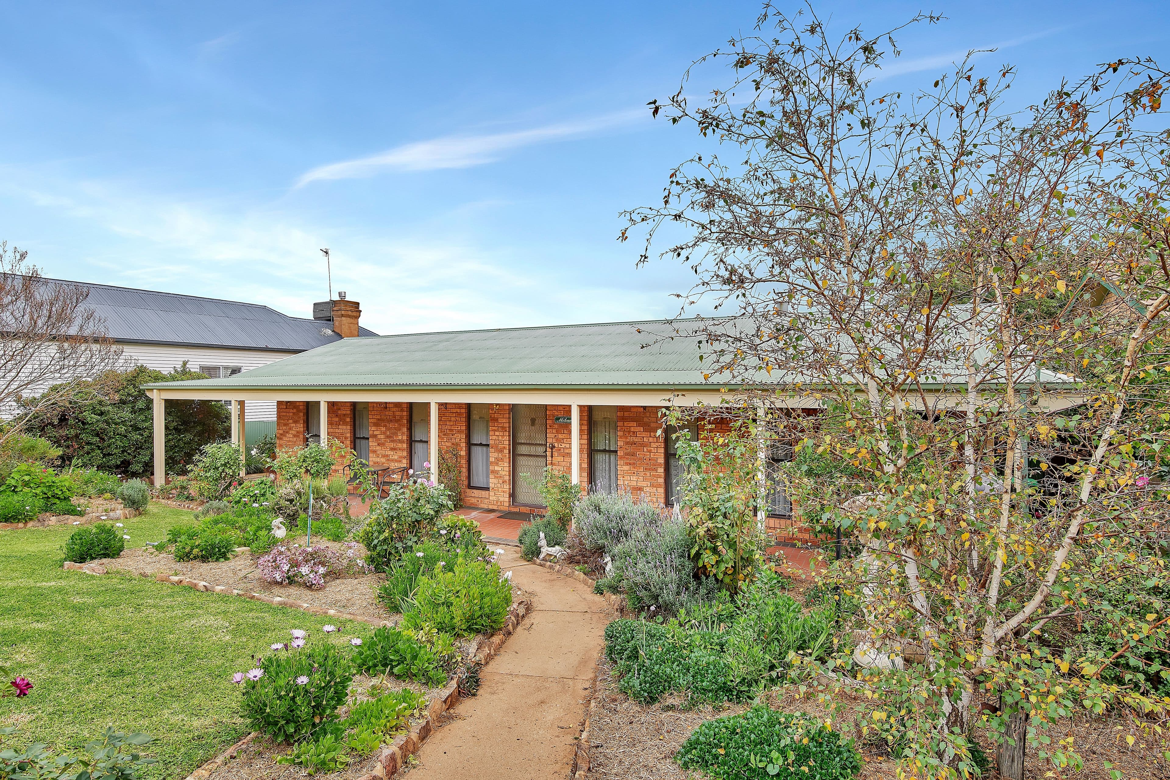 27A Commins Street, Junee NSW 2663, Junee - Image 1