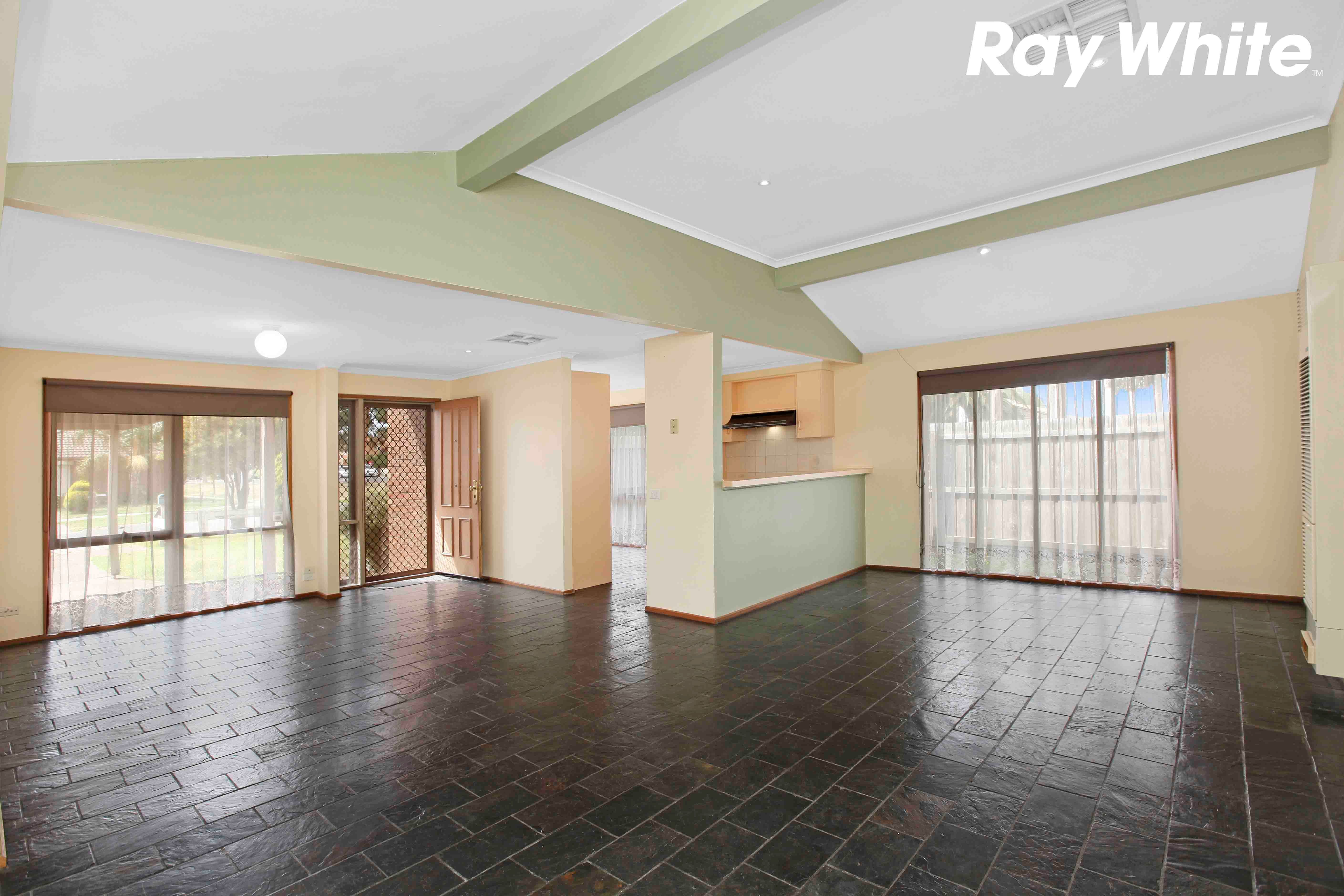 1 Pine Vale Court, Epping VIC 3076, Epping - Thumbnail 2