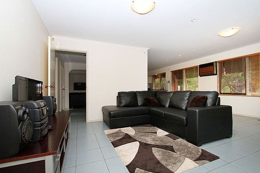 20 Konrads Crescent, MILL PARK VIC 3082, Mill Park - Thumbnail 6