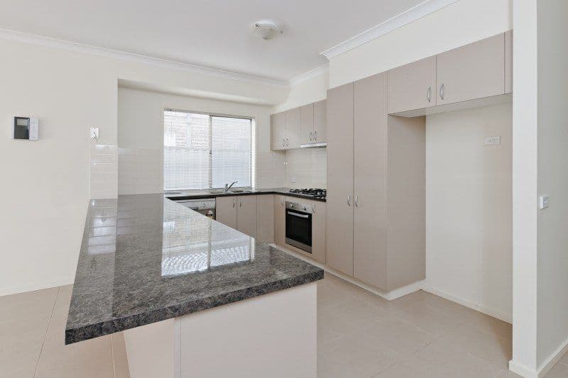 329 Waterview Boulevard, CRAIGIEBURN VIC 3064, Craigieburn - Thumbnail 2