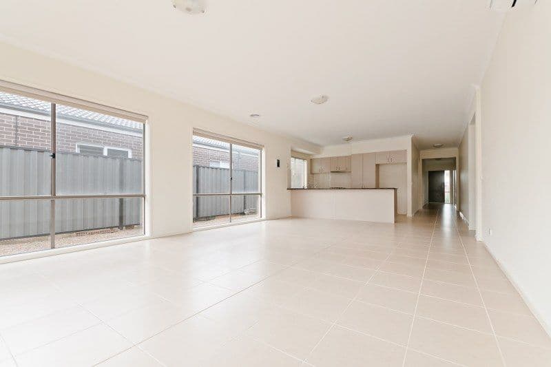 329 Waterview Boulevard, CRAIGIEBURN VIC 3064, Craigieburn - Thumbnail 3