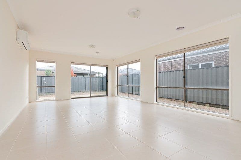 329 Waterview Boulevard, CRAIGIEBURN VIC 3064, Craigieburn - Thumbnail 4