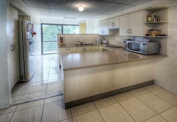 1  Goldring Street, HERMIT PARK QLD 4812, Hermit Park - Thumbnail 2