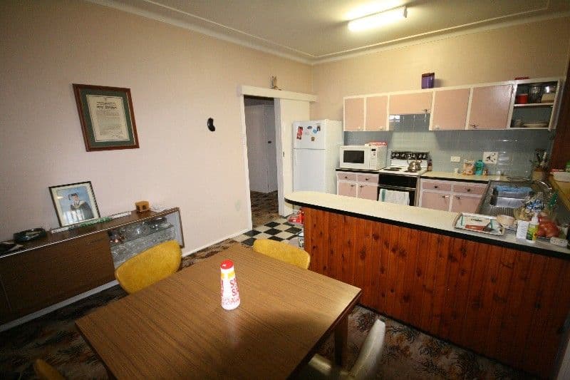 19 Marina Crescent, GREENACRE NSW 2190, Greenacre - Thumbnail 3