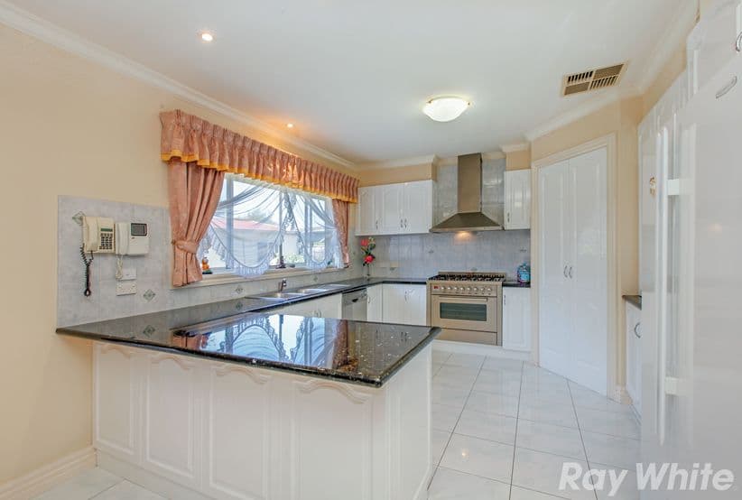 12 Lazar Grove, South Morang VIC 3752, South Morang - Thumbnail 2