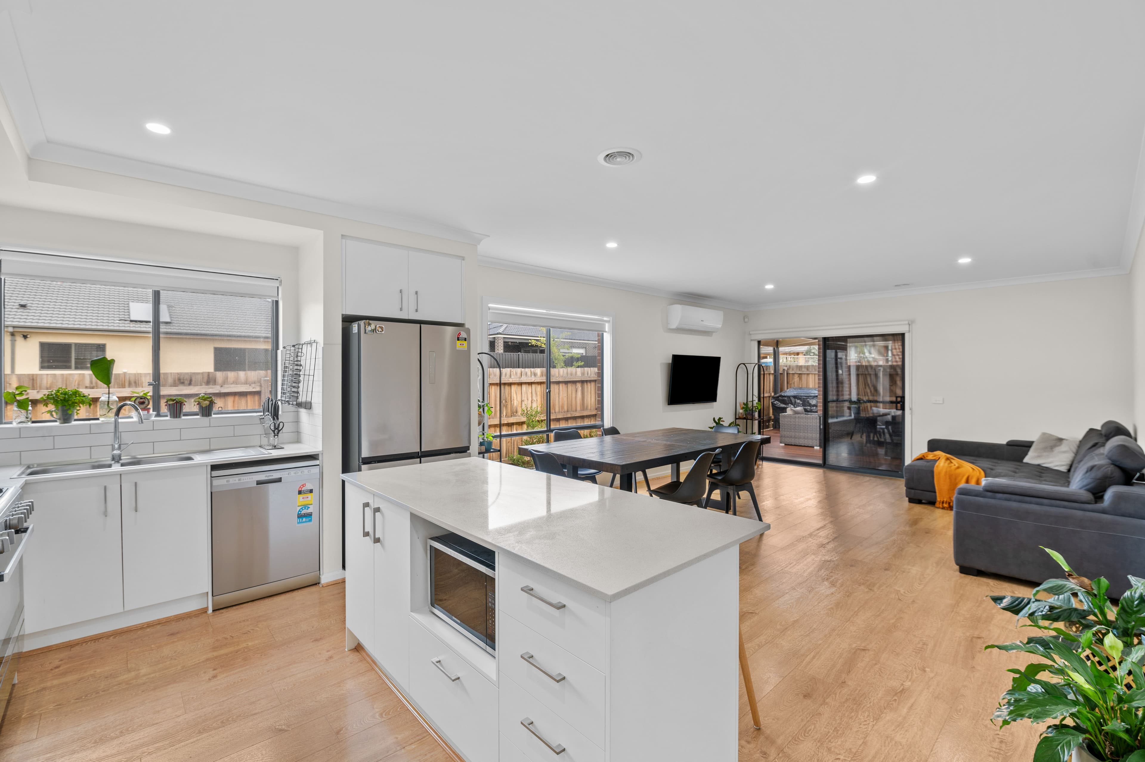 20 Burgess Street, Mernda VIC 3754, Mernda - Thumbnail 2