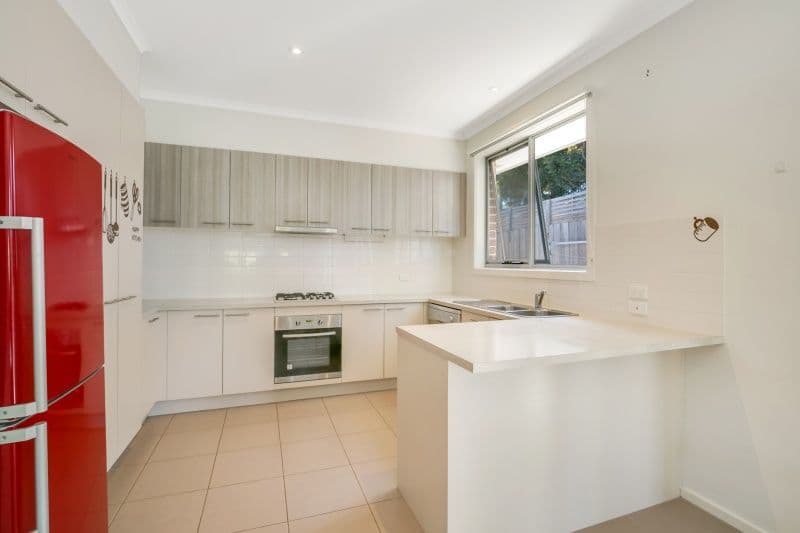 2 Butternut Close, Seaford VIC 3198, Seaford - Thumbnail 2