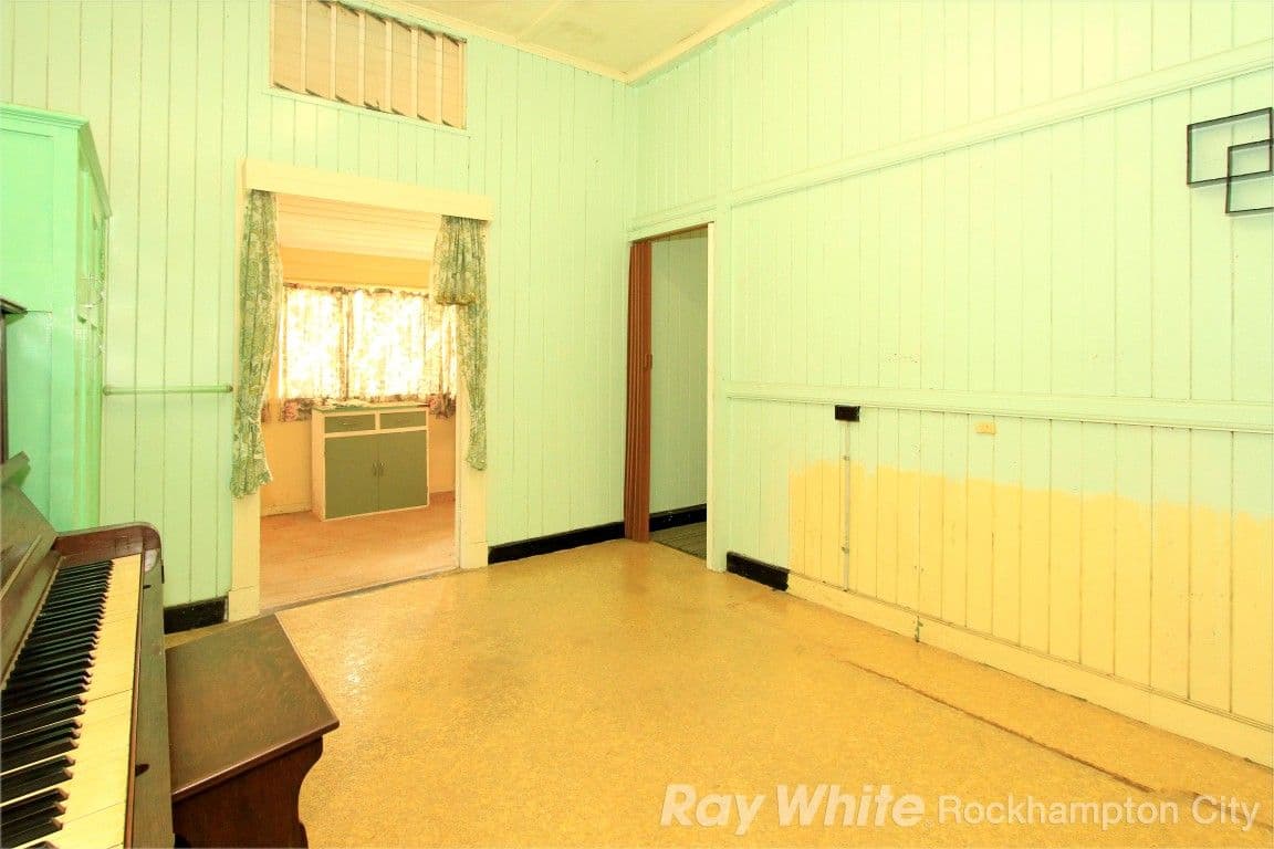 11 Canning Street, THE RANGE QLD 4700, The Range - Thumbnail 2