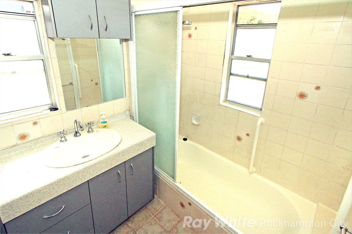 11 Canning Street, THE RANGE QLD 4700, The Range - Thumbnail 8