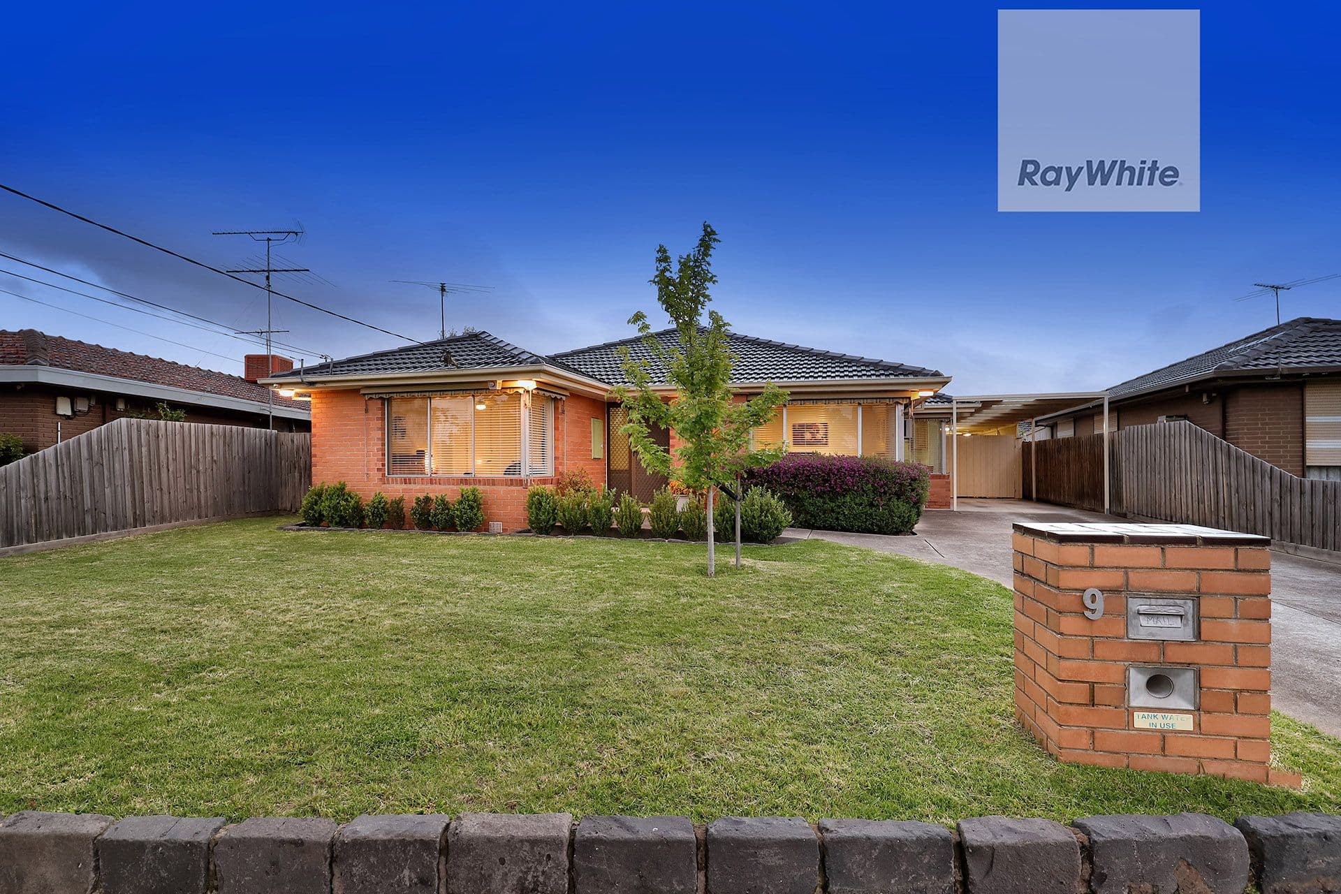 9 Conifer Close, Gladstone Park VIC 3043, Gladstone Park - Thumbnail 2