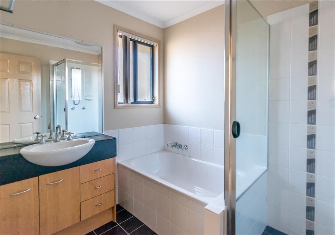 19 Essen Place, OXENFORD QLD 4210, Oxenford - Thumbnail 7