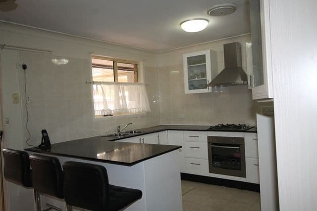 23 Swan Circuit, Green Valley - Thumbnail 3