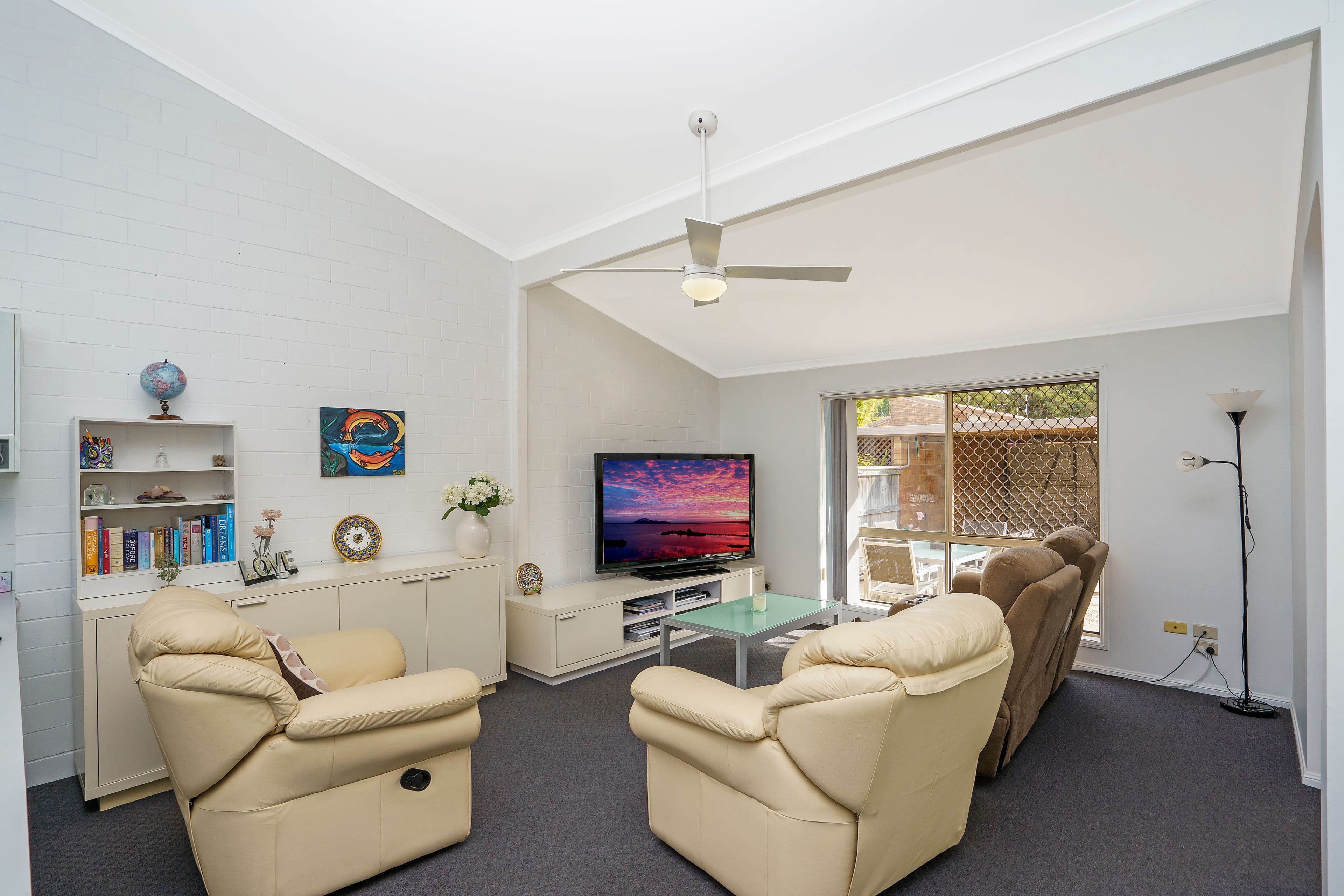 81 Olsen Avenue, Labrador QLD 4215, Labrador - Thumbnail 4