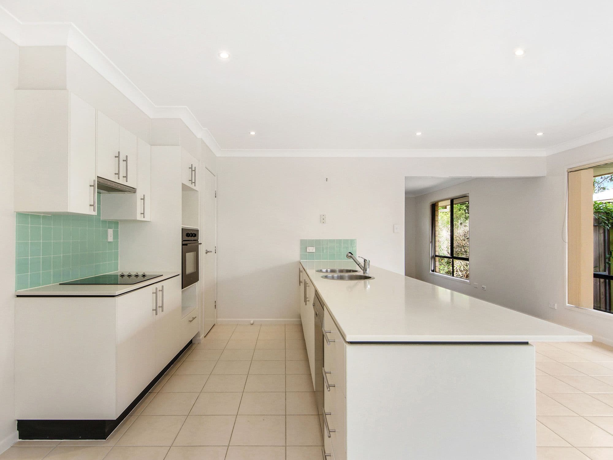 11 Craigs Way, Maudsland QLD 4210, Maudsland - Thumbnail 5