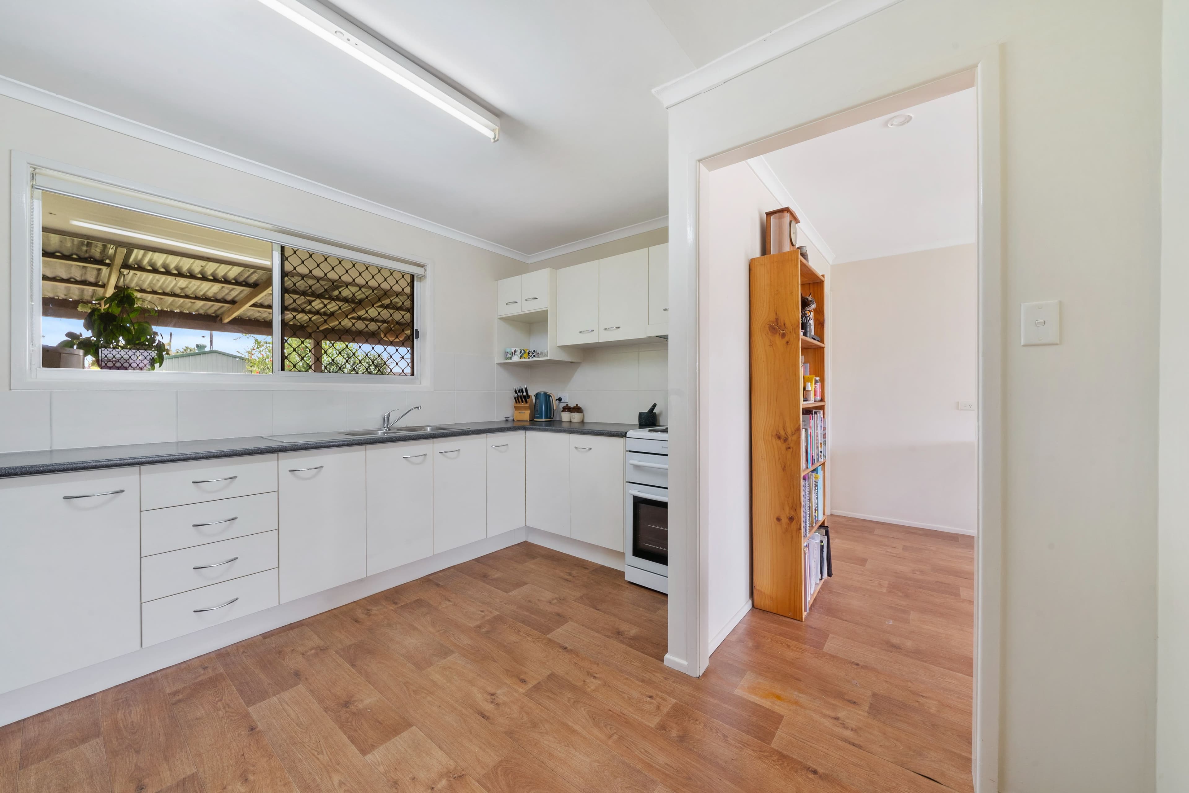14 Baradine Street, Mount Warren Park QLD 4207, Mount Warren Park - Thumbnail 6