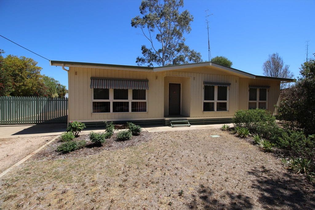 8 Lehmann Street, Waikerie SA 5330, Waikerie - Image 1