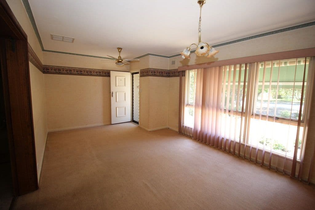 8 Lehmann Street, Waikerie SA 5330, Waikerie - Thumbnail 2