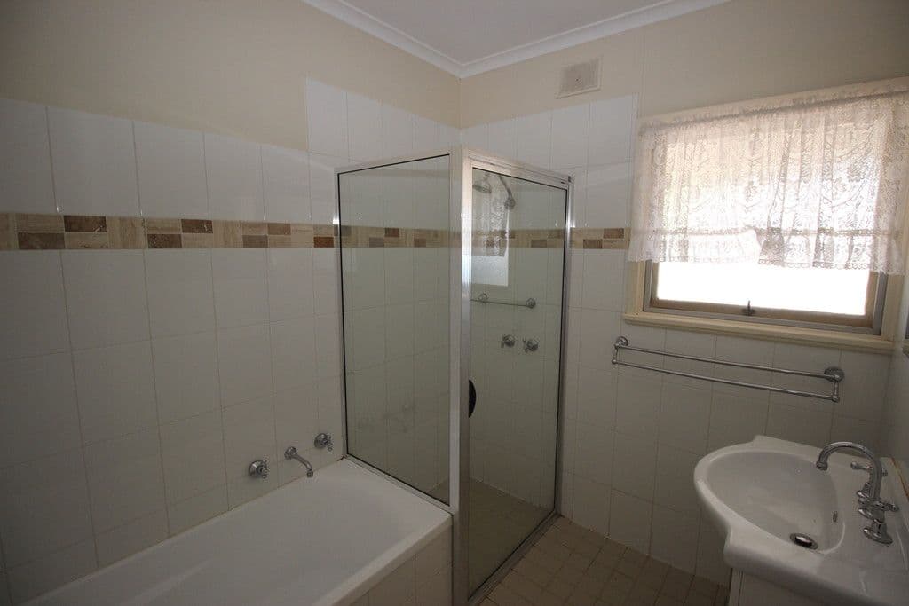 8 Lehmann Street, Waikerie SA 5330, Waikerie - Thumbnail 5