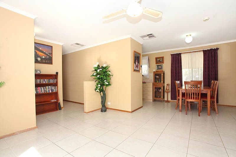 16 Lisbon Road, Craigmore SA 5114, Craigmore - Thumbnail 4