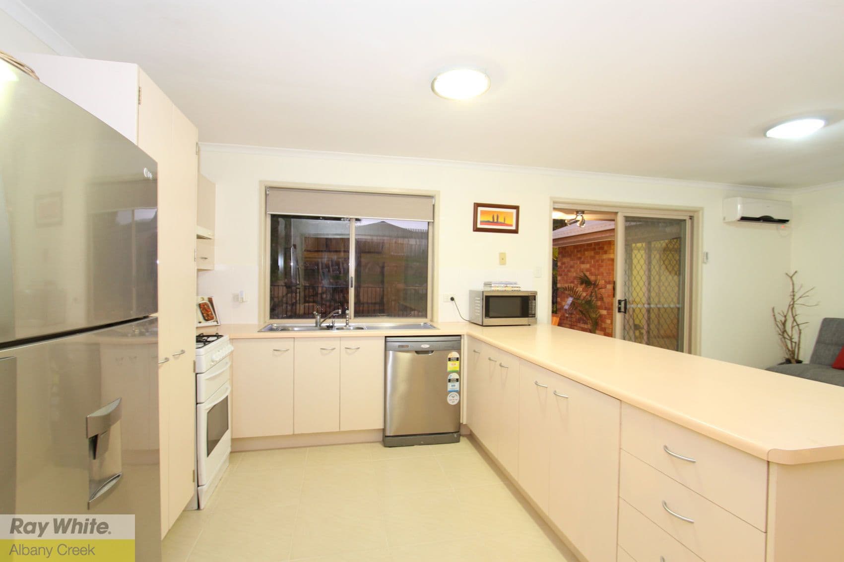 46  Gilford Crescent, ALBANY CREEK QLD 4035, Albany Creek - Thumbnail 4
