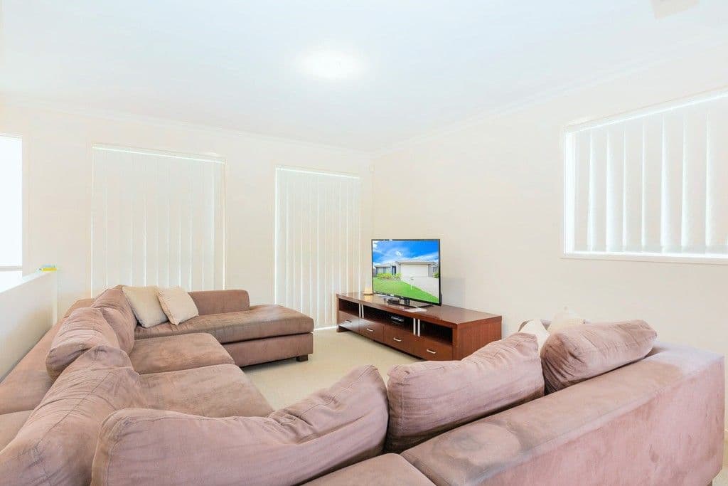 6 Argus Place, Pacific Pines QLD 4211, Pacific Pines - Thumbnail 2