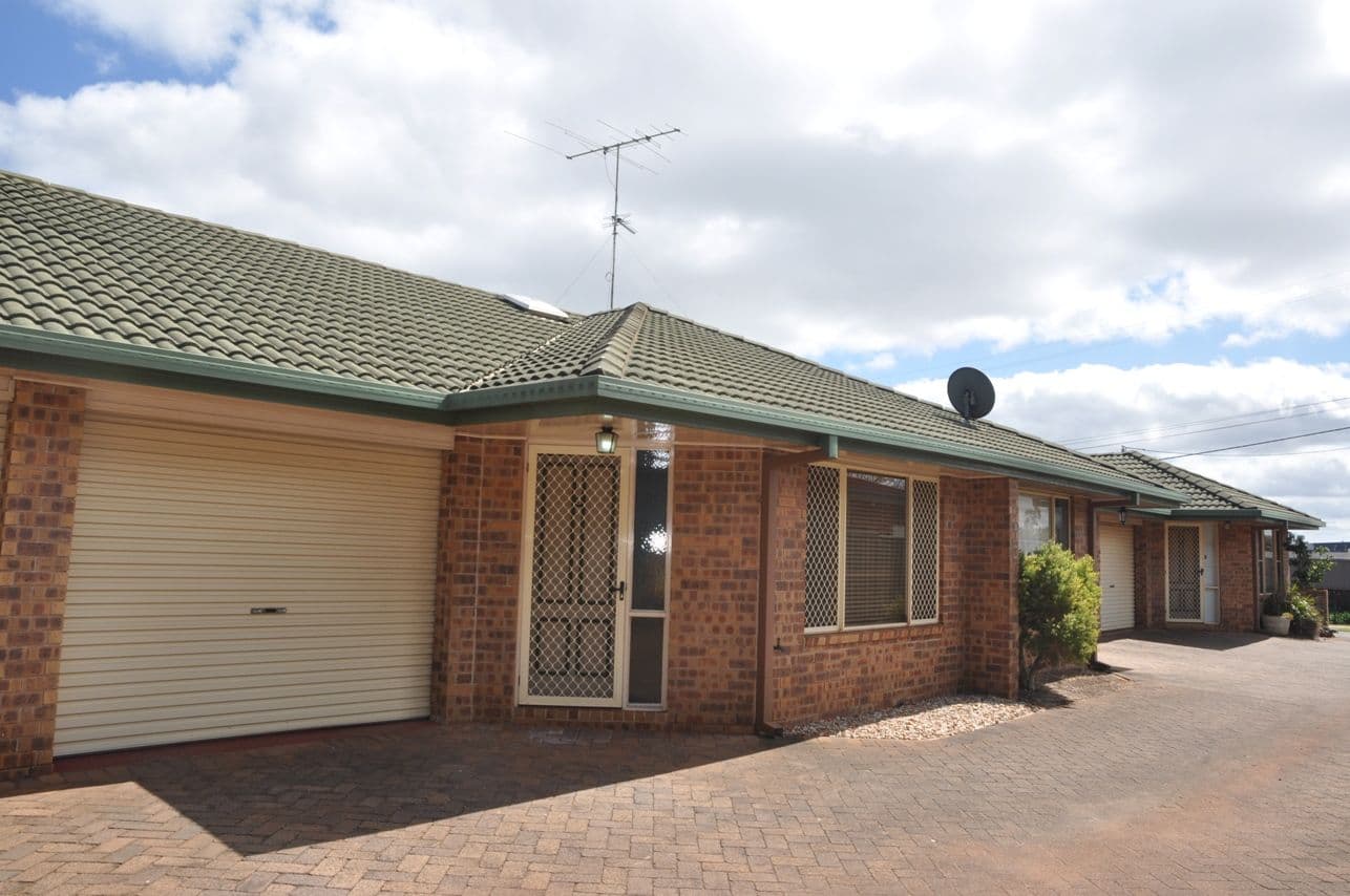 242 Spring Street, KEARNEYS SPRING QLD 4350, Kearneys Spring - Image 1