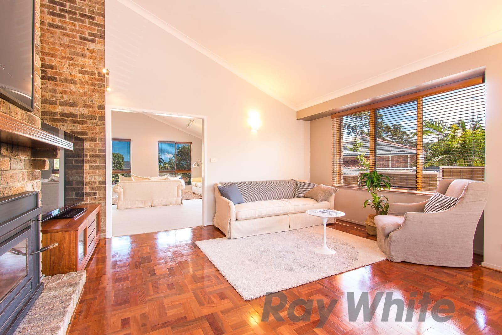 41 Colton Crescent, Lakelands - Thumbnail 5