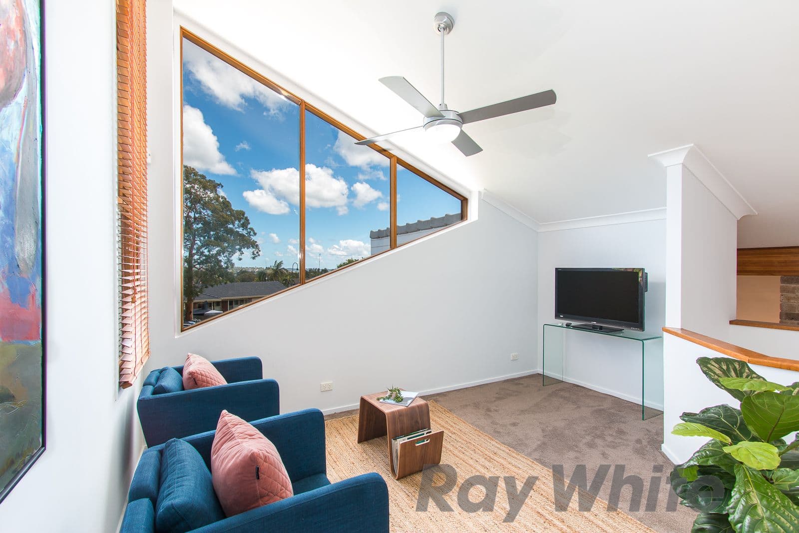 41 Colton Crescent, Lakelands - Thumbnail 8
