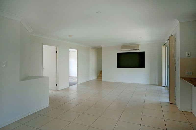 5 Sandow Street, PACIFIC PINES QLD 4211, Pacific Pines - Thumbnail 4