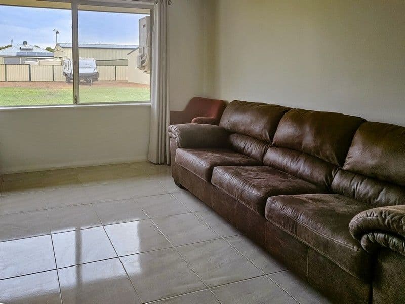 10 Cardwell Gardens, Dongara WA 6525, Dongara - Thumbnail 7