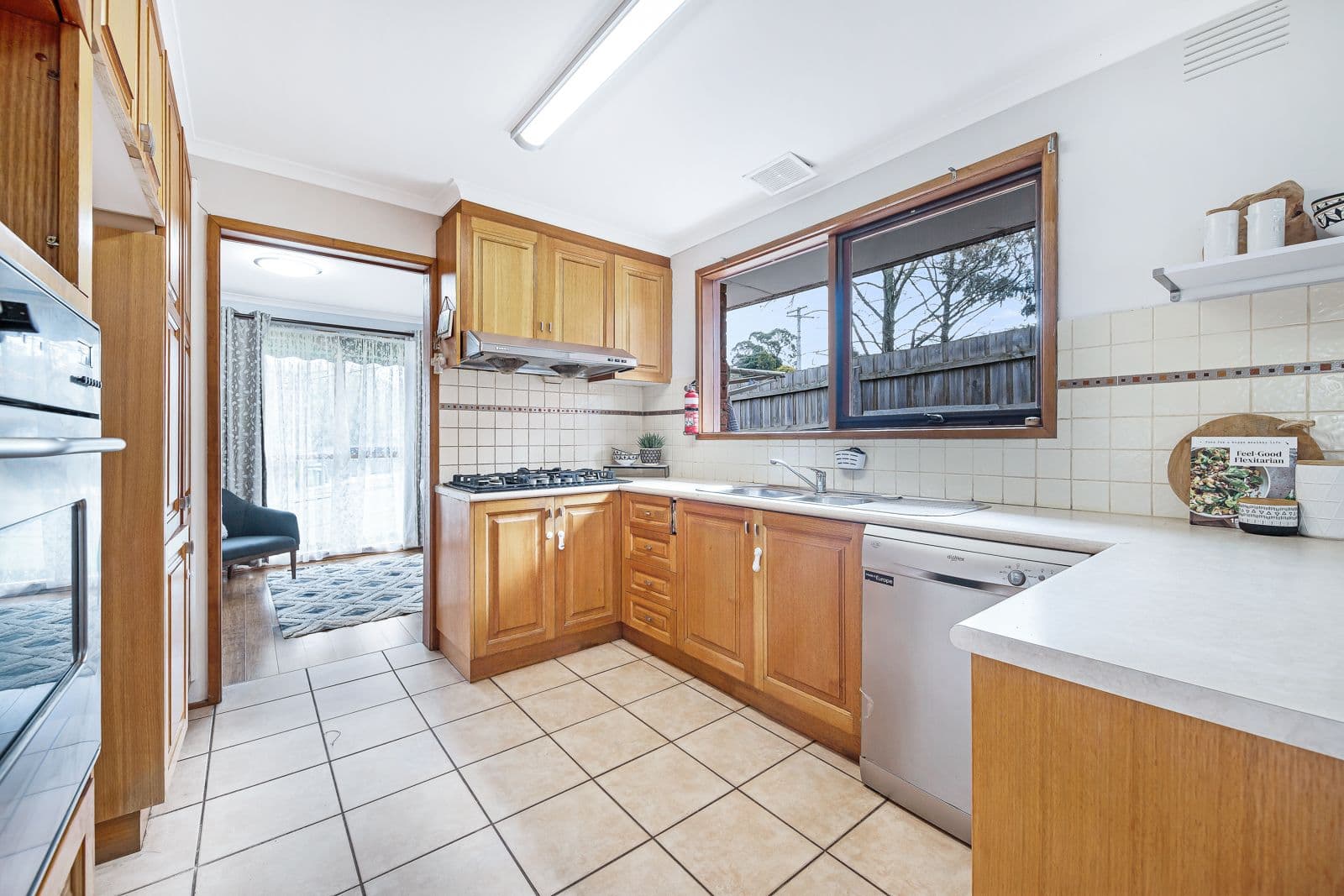 16 Alamein Avenue, Croydon VIC 3136, Croydon - Thumbnail 4