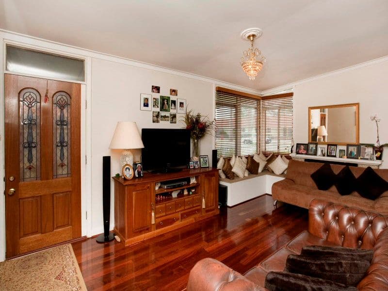 16 Patrick Place, Marulan - Image 1