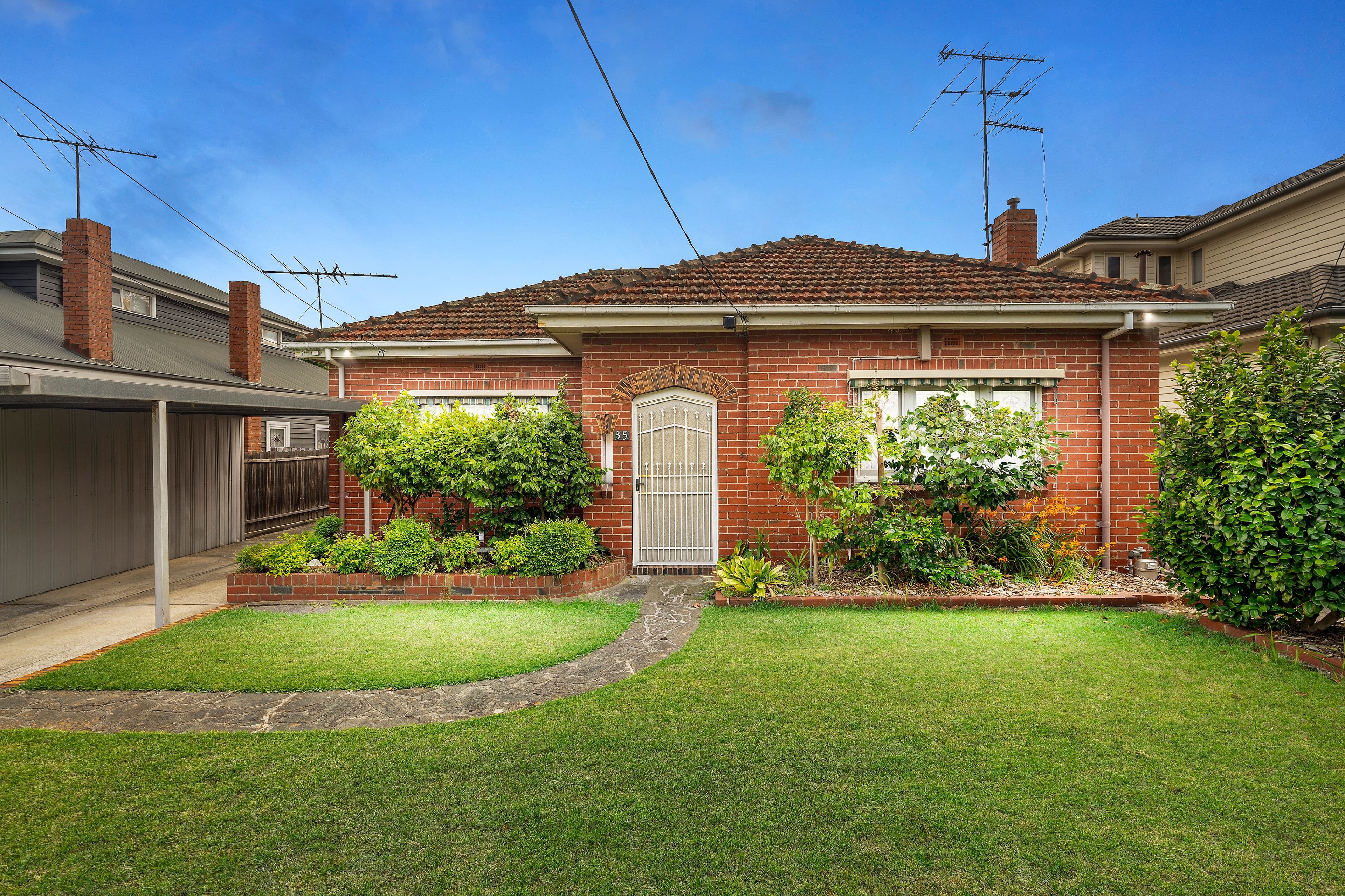 35 Willesden Road, Hughesdale VIC 3166, Hughesdale - Image 1