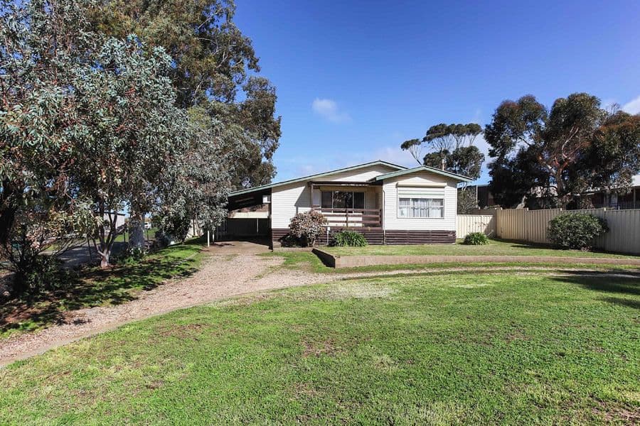 17 Griffith Street, BACCHUS MARSH VIC 3340, Bacchus Marsh - Image 1