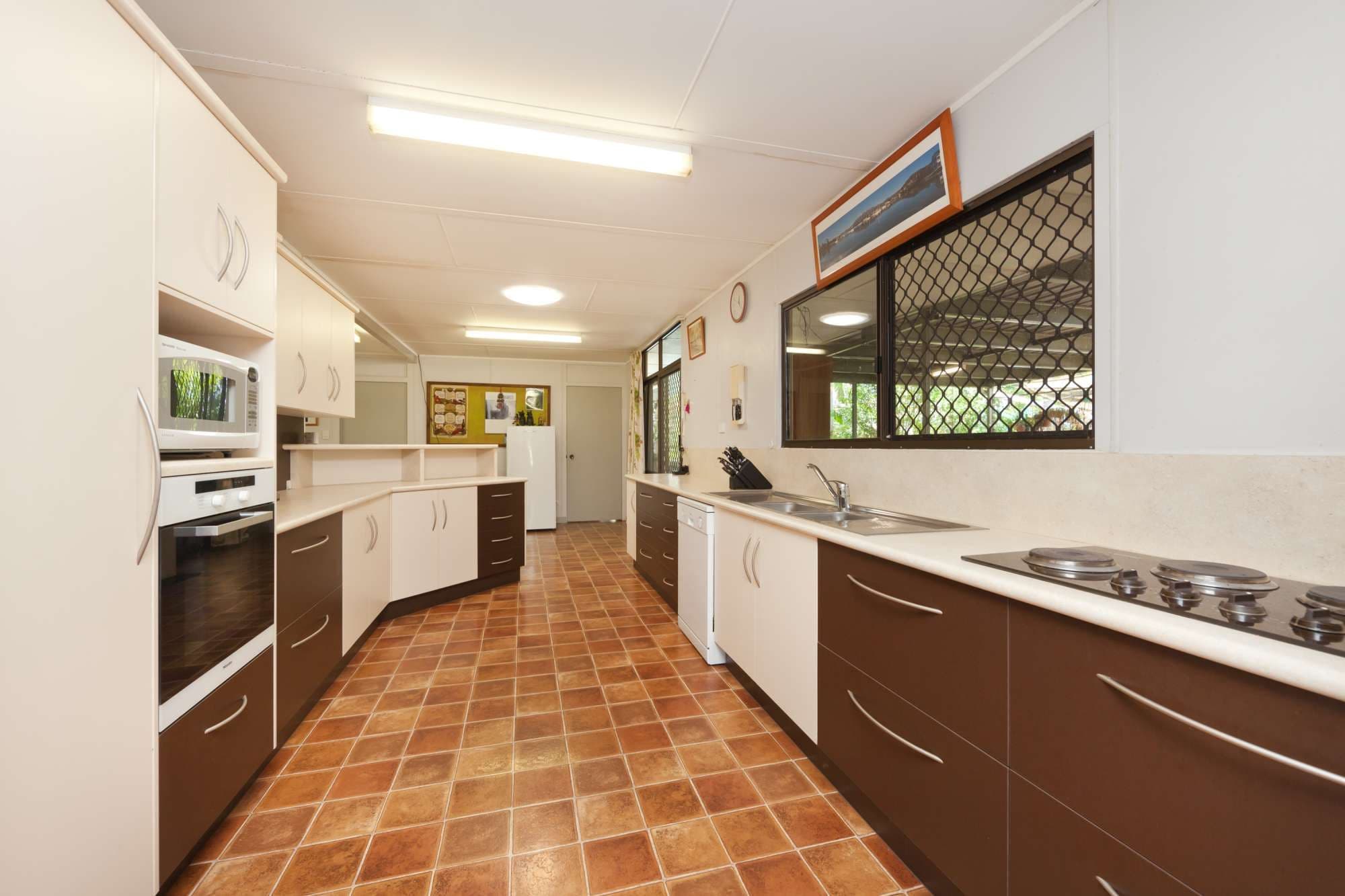 8 Teresa Street, RASMUSSEN QLD 4815, Rasmussen - Thumbnail 4