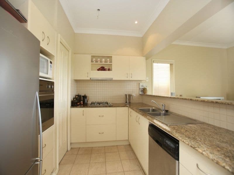 38/1 Greg Norman Drive, Sanctuary Lakes - Thumbnail 4